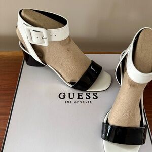 Guess 6.5 WHT & BLK Sandals
